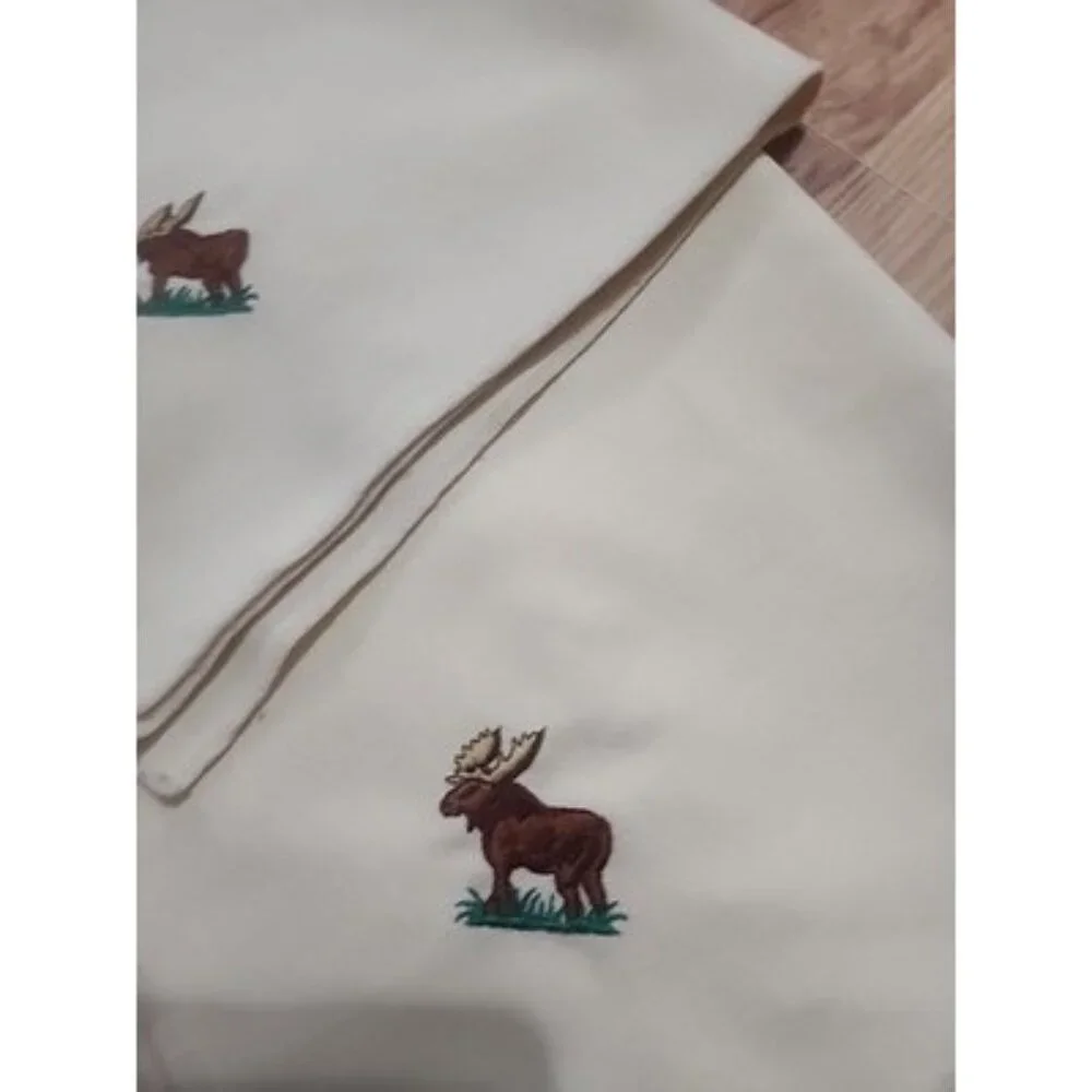 Set of 4 Vintage‎ Fabric Napkins with Embroidered Moose Cabin Lodge Cabin Decor